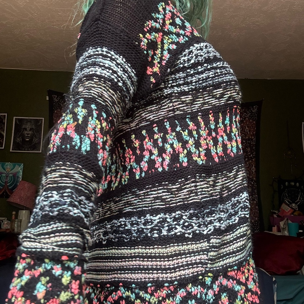 Colorful Patterned Women's Sweater - Picture 2 of 3
